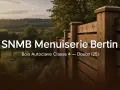 Clôture en bois autoclave classe 4, gage de durabilité pour votre extérieur. SNMB Menuiserie Bertin.
