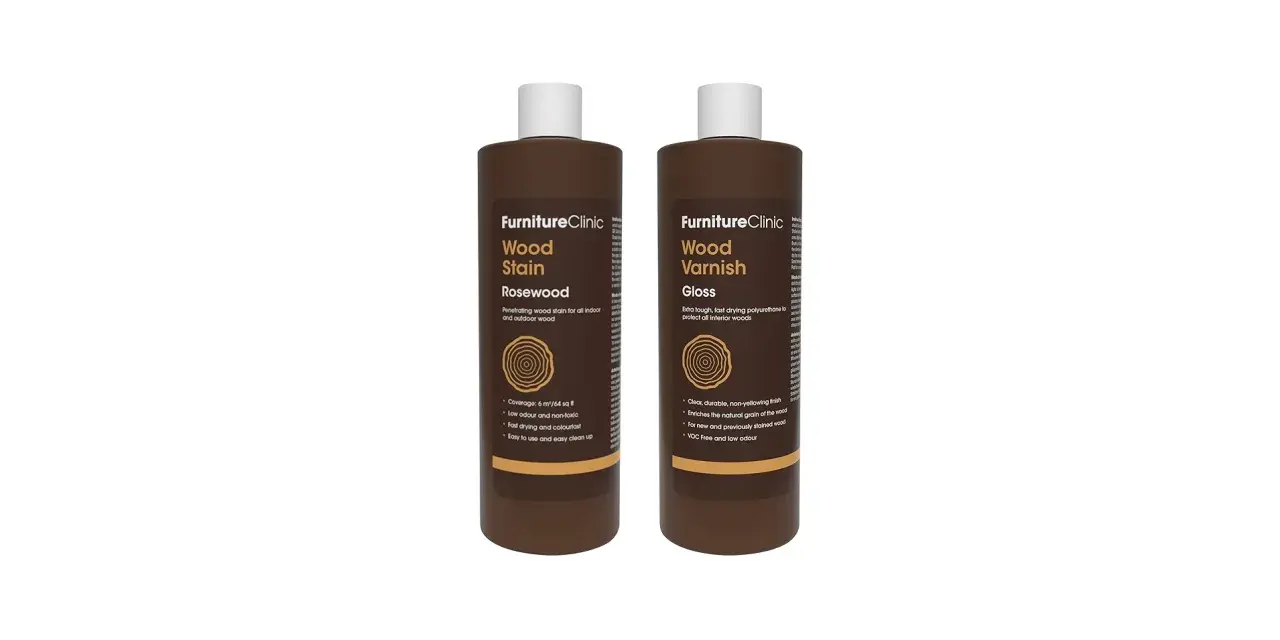 Deux flacons de produits pour bois FurnitureClinic, l'un de teinture "Rosewood" et l'autre de vernis "Gloss", dans une teinte profonde couleur bois de rose foncé.