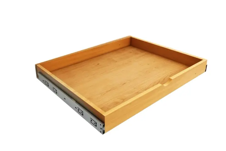 Un tiroir coulissant en bois, prêt à être assemblé. Ses glissières métalliques sont déjà fixées.
