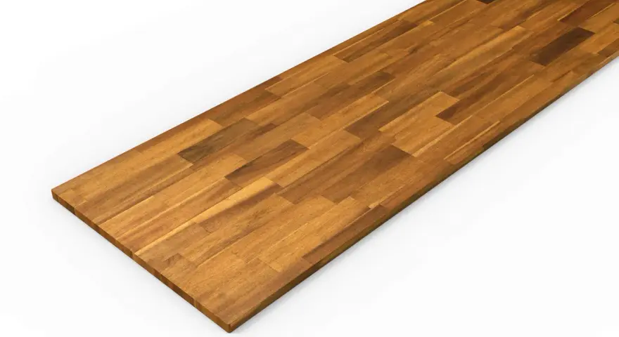 Planche de bois d'acacia, un bois dur ou tendre, assemblée en lamelles pour un plan de travail ou une étagère.
